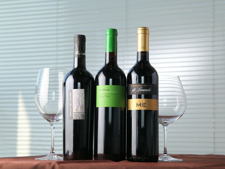 料理と相性ばっちりの、各国産の赤・白をリーズナブルに