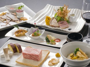 最高級食材が楽しめる『鉄板焼　プレミアムコース』