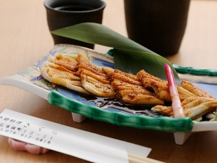 お酒の肴に最適『蒸し穴子』
