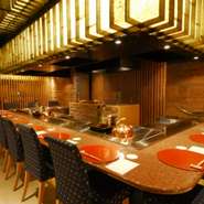 調理風景を見ながらのライブ感溢れる特別なディナー！ソーシャルディタンスに気を付けながらもお楽しみ頂けるよう準備しておりますので、是非ご予約ください。