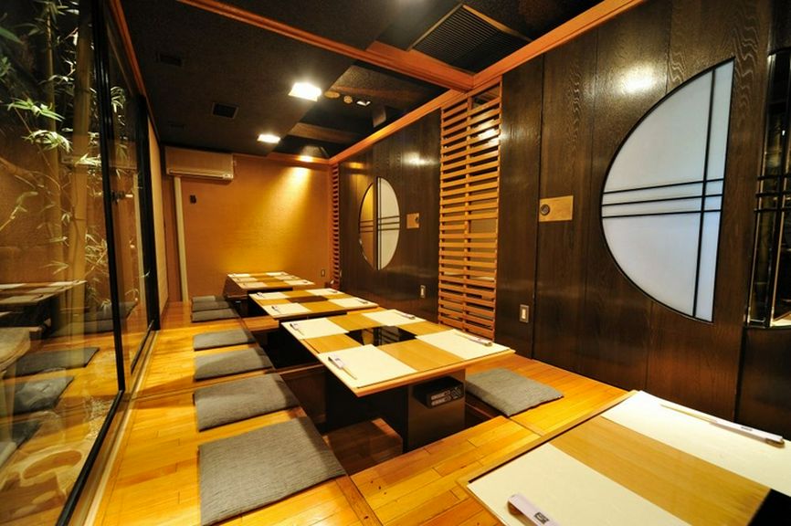 小上がり掘りごたつ式は最大20名様の完全個室　