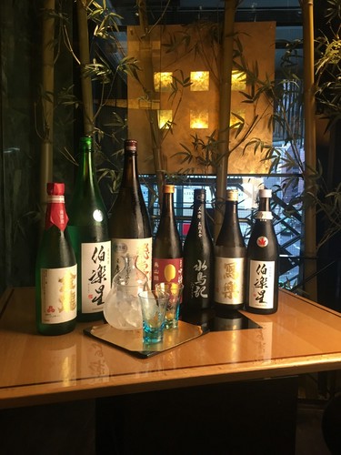 日本酒各種取り揃えております 四合300ml　純米がおすすめです。