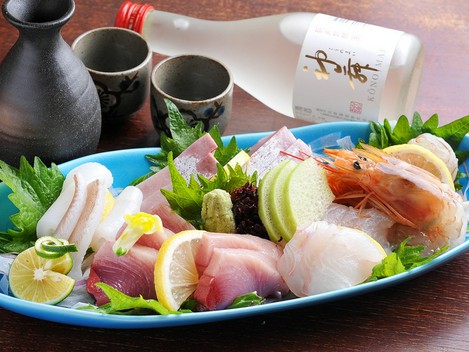 お店に来たらぜひ食べて頂きたい『お造り5種盛り合わせ』