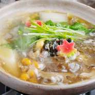 リーズナブルに提供していますが、すっぽんは高級店と同様の品質だそう。すっぽんのダシが効いた絶品です。