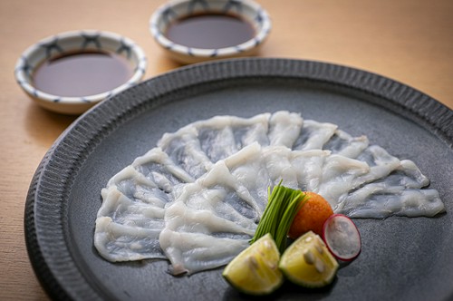広々としたカウンター。調理の様子がよく見えます