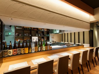 落ち着ついたしつらえの和モダンな空間で癒しのひとときを