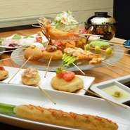 パン粉は自家製の生パン粉。店で使用する食材は、手間を惜しまず仕込んでいます。また、卵、肉、魚、野菜などの素材も串揚げに適した環境で保存。素材の鮮度を落とさないような努力を続けています。