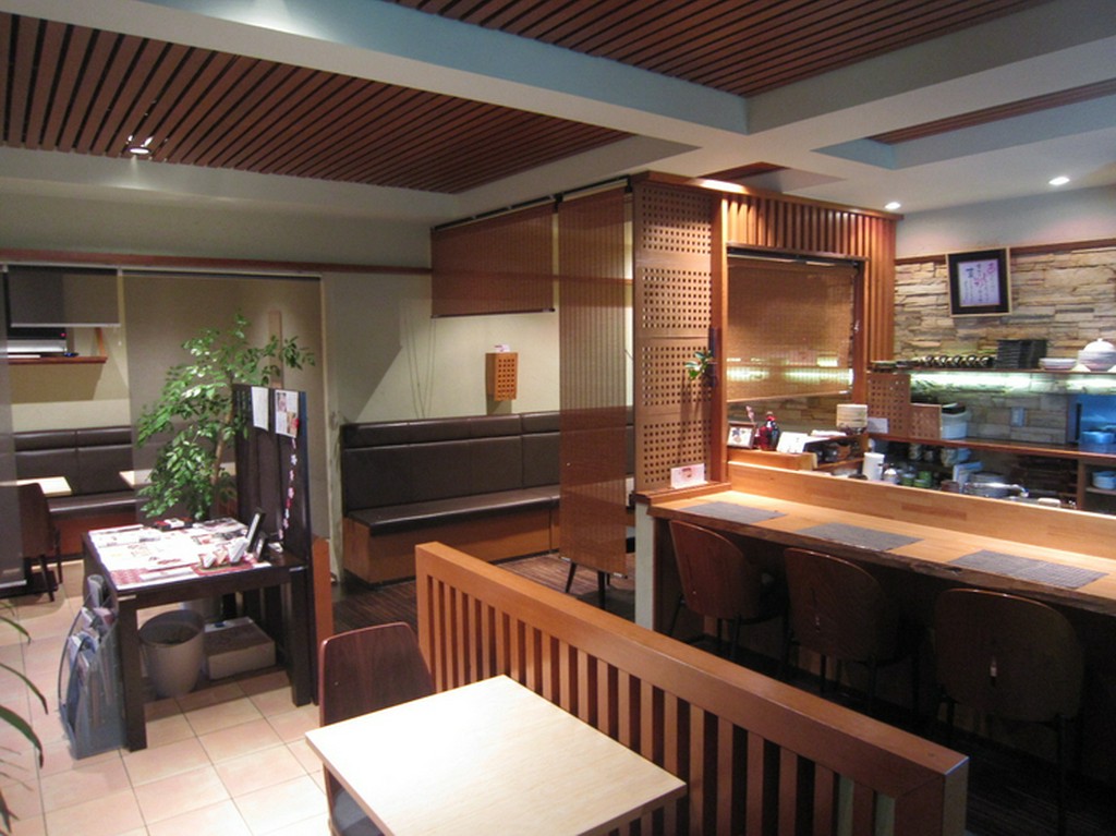 モダンで気取りしない空間