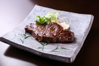 味の違いが楽しめます『作州和牛ヘレ』（岡山産）100g