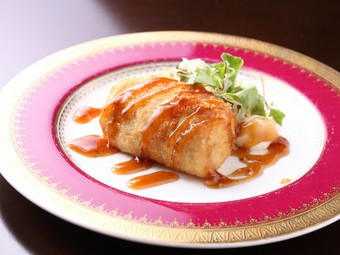 ＜当店名物＞和と洋の融合。もっちりとした食感『手作り胡麻豆富コロッケ』