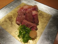 和牛を贅沢に様々な食べ方でご堪能いただけます。