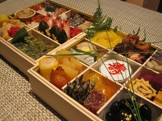 毎年ご好評をいただいている【おせち料理】