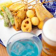 約20種類の地焼酎をはじめ多彩な銘柄が揃う焼酎やコラーゲン入り酎ハイなど豊富なドリンクメニューが自慢。