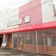 仕事帰りのサラリーマン、子ども連れのファミリー、女性同士などいろいろなシーンに利用できるお店です。