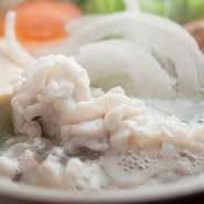 夏に向かう季節に旬を迎える“はも”を使用。“はも”のふわっとした食感とあっさりとした味わいを堪能できるおすすめの一品を、お酒とともにゆっくりとお楽しみください。