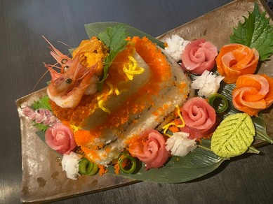 記念日・誕生日は旬の鮮魚を使った『寿司ケーキ』でお祝い！