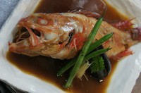 当日入荷した旬の魚を煮つけに致します
※スタッフにお尋ねください