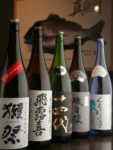 『初搾り』『ひやおろし』を始め、日本酒・焼酎の品揃えが充実