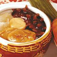 中華料理の最高秘伝、五臓六腑を養い、フカヒレ、アワビ、ナマコ、ホタテなど10種くらい食材を入れ、スタミナの衰えに気になる方、秒後、出産後の方にお勧めです。