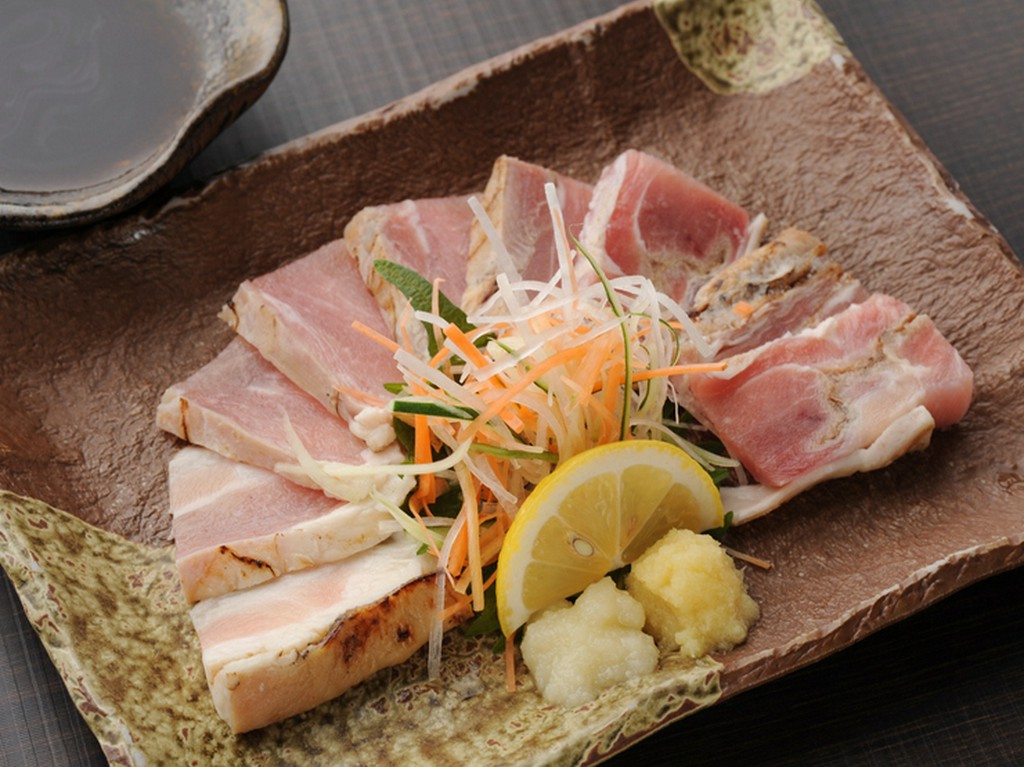 薩摩産の鶏を使った『赤鶏のたたき』