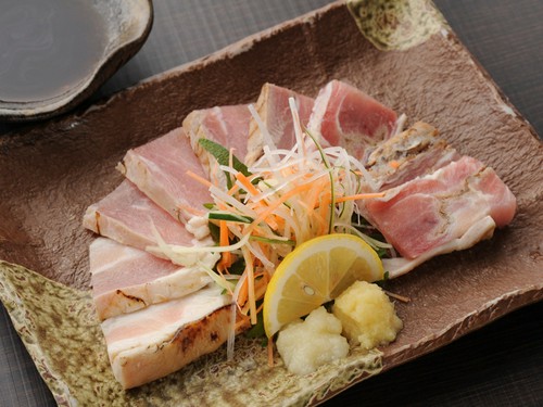 薩摩産の鶏を使った『赤鶏のたたき』