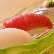 シャリは甘さ控えめ、土佐醤油で頂きます。ネタは事前に伝えてもらえれば、柔軟に対応します。