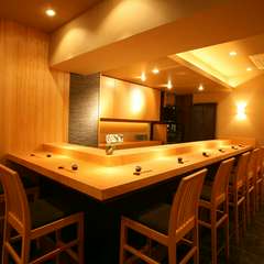 カウンター越しの会話もまた楽しい