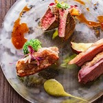 前菜盛り合わせ、贅沢な鉄板焼きが楽しめる記念日にお薦めのコース