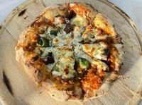 たくさんの野菜をコトコト煮込んだソースにグリル野菜をトッピング！(テイクアウト1400円)
