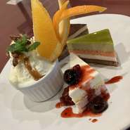 食後にちょうど良いサイズのケーキセットはいかがですか？

