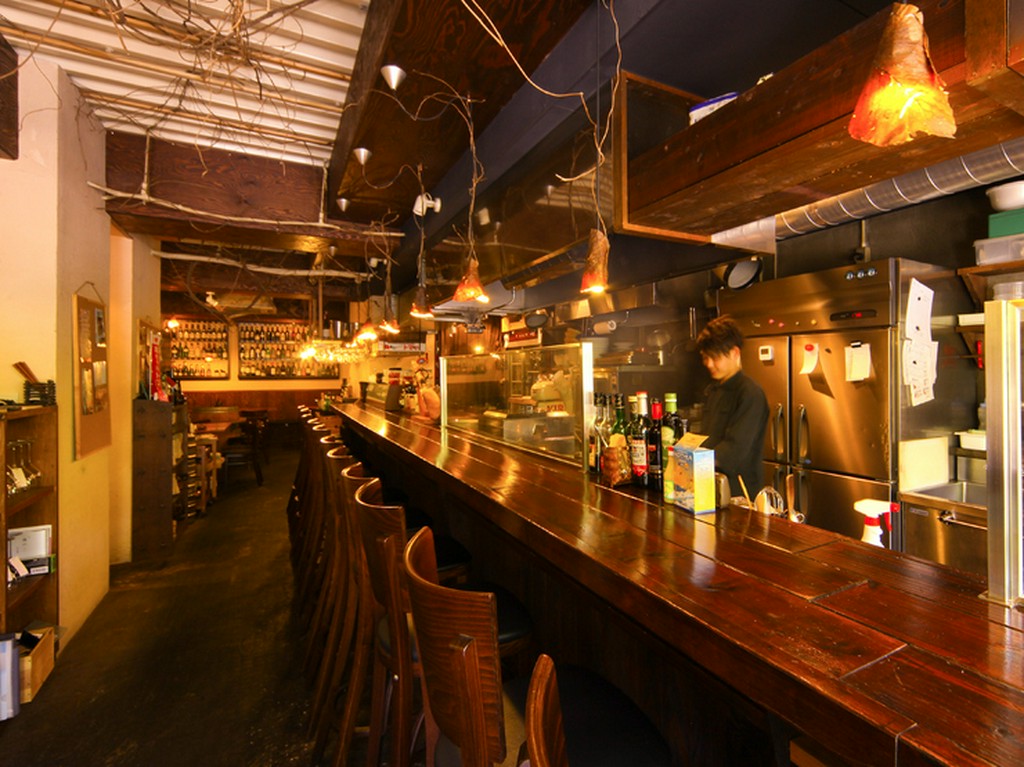 美味しいワインとこだわりのお料理をゆっくりと