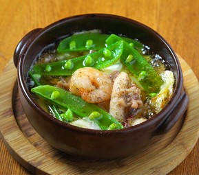 《おすすめ》エビ＆小イカのアヒージョ