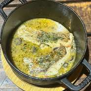 タイの白ワイン煮込み　