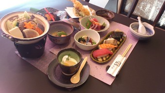 前菜からデザートまで楽しめる宴会で人気の『5000円コース』