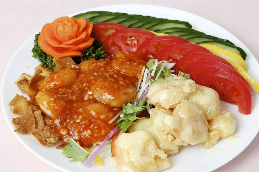 プリプリの食感がたまらない『エビチリ/エビマヨ』