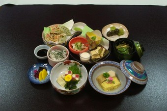 京料理の美味しさを堪能『湯葉茶懐石』　十品付き