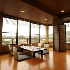 広々とした解放感あふれるお座敷でゆっくりと