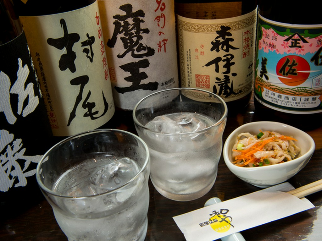 常時30種類以上取り揃えた、選りすぐりの焼酎各種