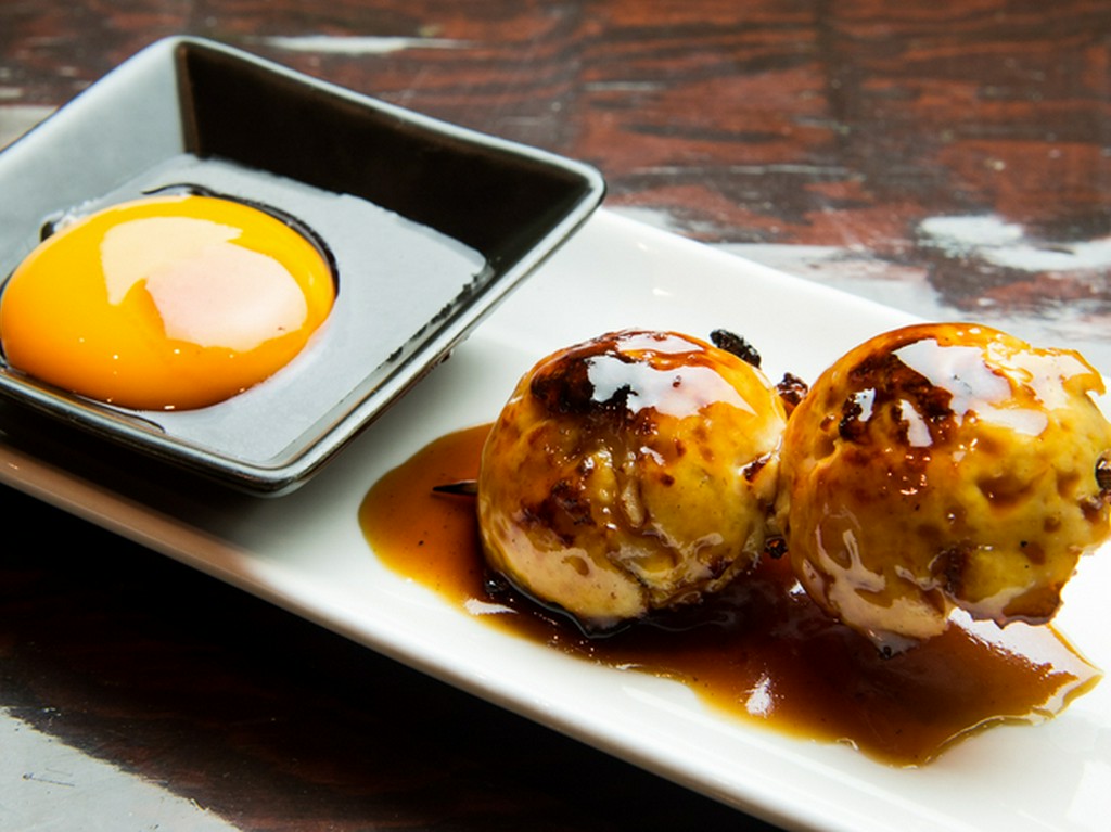 徹底して手づくりにこだわった『月見つくね串』