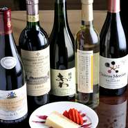 日本のワインをはじめ、フランスやイタリア、アメリカなどの美味しいワインも揃っています。さっくりと揚がった串揚げともよく合います。落ち着いた雰囲気の中で、大人の女子会はいかがですか？