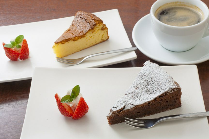 女子に嬉しい、甘さ控えめな料理人の手づくりケーキ