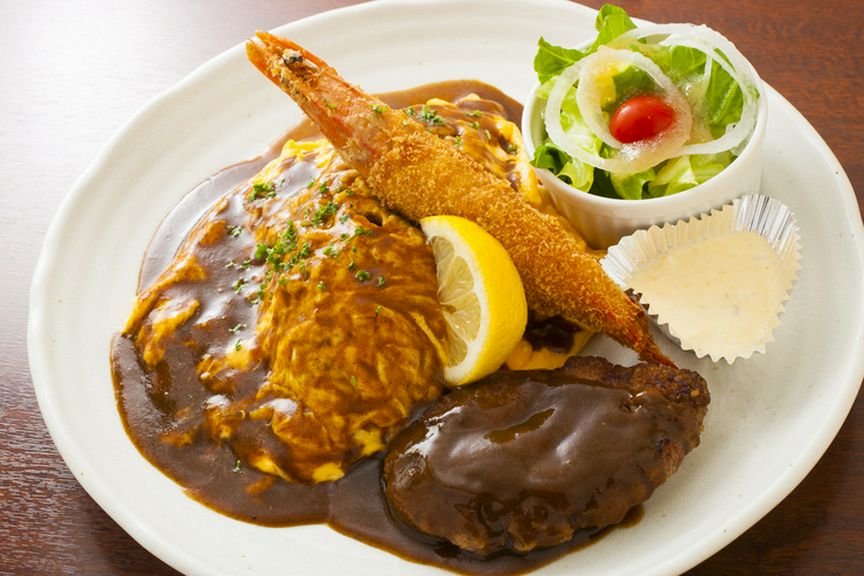 ボリュームたっぷり『特オムセット』