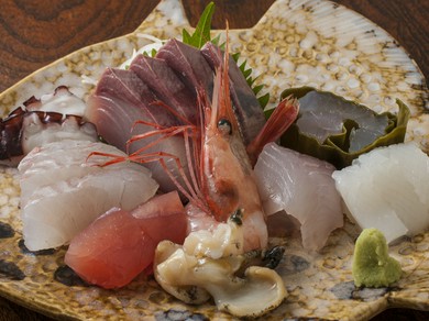 その日に入った活きの良い魚介をまるごと満喫！