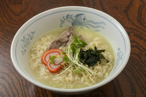 数量限定＜牛すじラーメン＞
