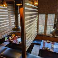 ９席ある堀ごたつ席＊只今全席間仕切り、半個室状態