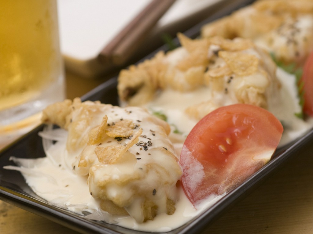 ふっくらサクサク自慢の自家製ソースこくうまプリプリエビマヨ　（小／中）