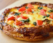 ベーコンとトロトロ半熟卵のパイッツァ