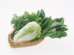 『シュンギク』など長野から農家直送の新鮮野菜を使用