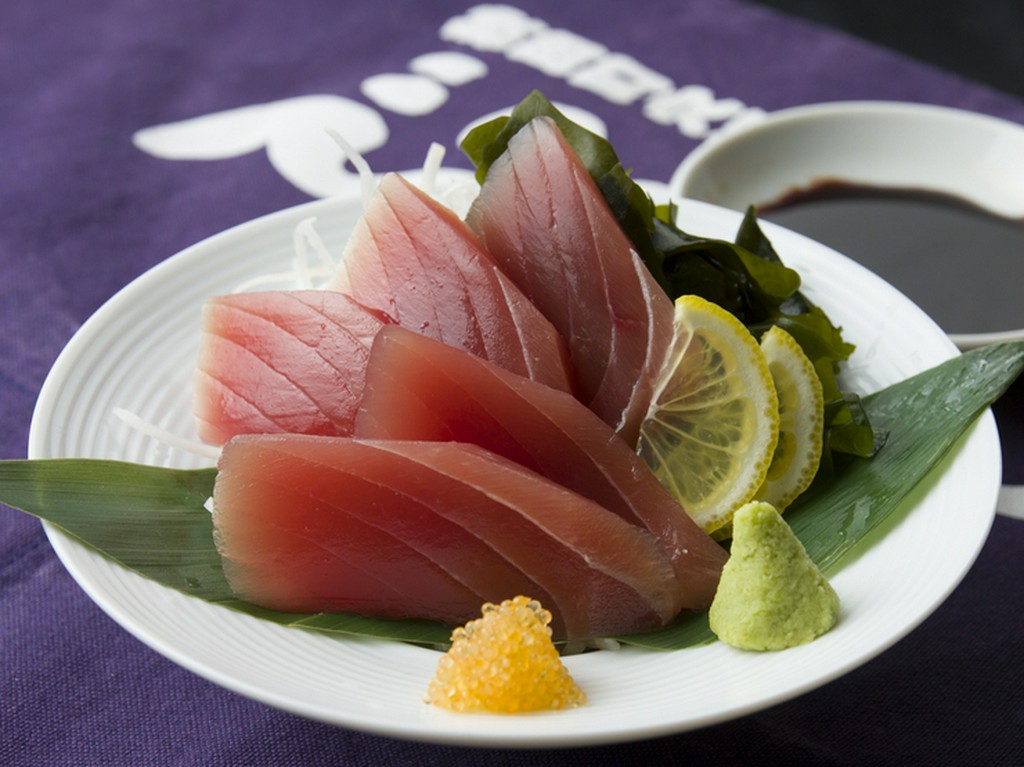 鮮度抜群！　ついお替わりしたくなる『まぐろのお造り』