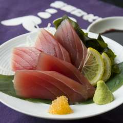 鮮度抜群！　ついお替わりしたくなる『まぐろのお造り』